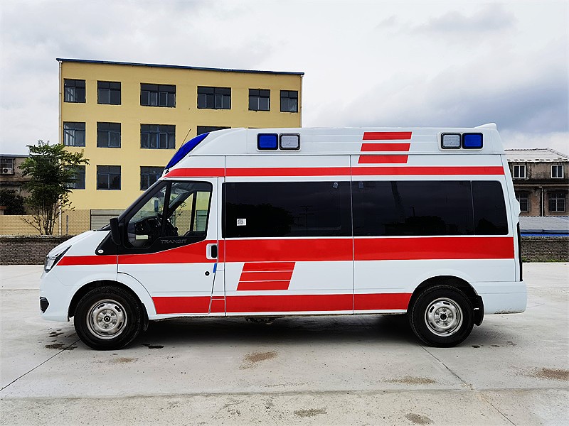 福特新時(shí)代長(zhǎng)軸ABS一體化內(nèi)飾救護(hù)車