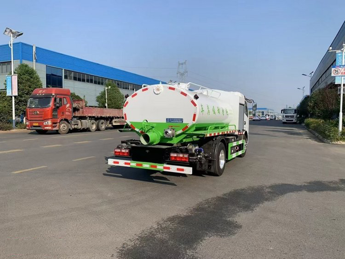 東風(fēng)5方純電動(dòng)吸糞車
